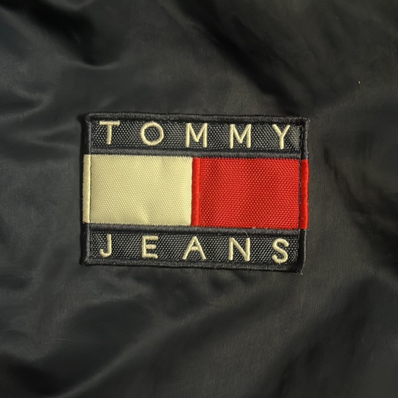 Tommy Jeans 90s Capsule Reversible Flag Print Bomber - Picture 3 of 7